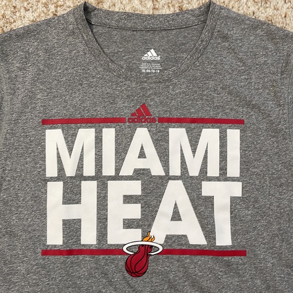 Adidas Gray Miami Heat Long Sleeve T Shirt Size YOUTH XL - Picture 2 of 7